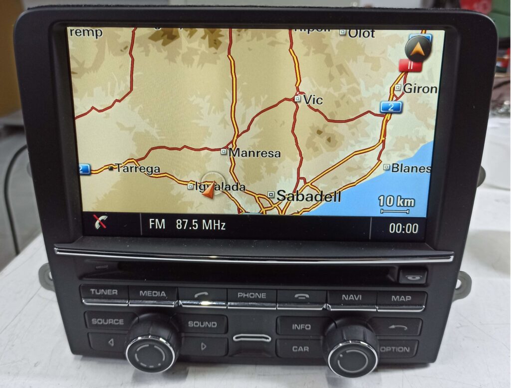 Radio navigator Anatel 2811 58848R, LAN5800WR0. Blocked or not working  touch screen. Mounted on a 2020 Dacia Sandero and Renault. - JYSA GB