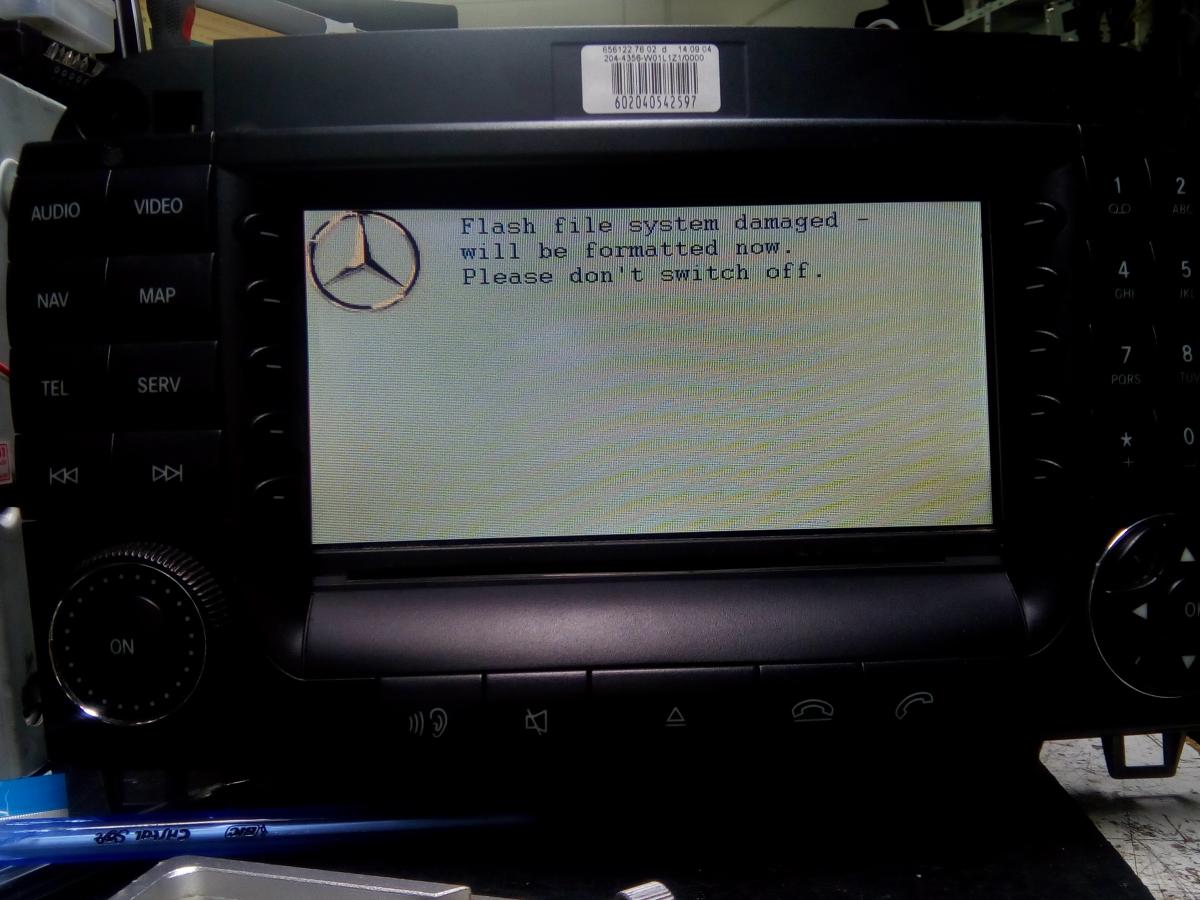 COMAND W220 Clase S unit with an error message