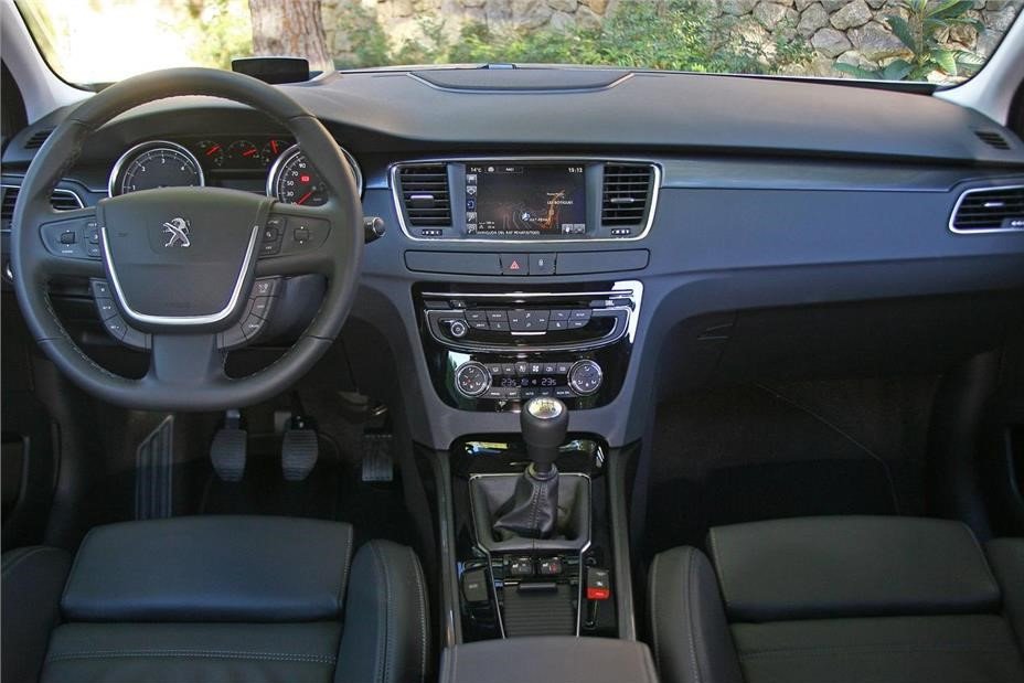 Interior de Peugeot con MyWay